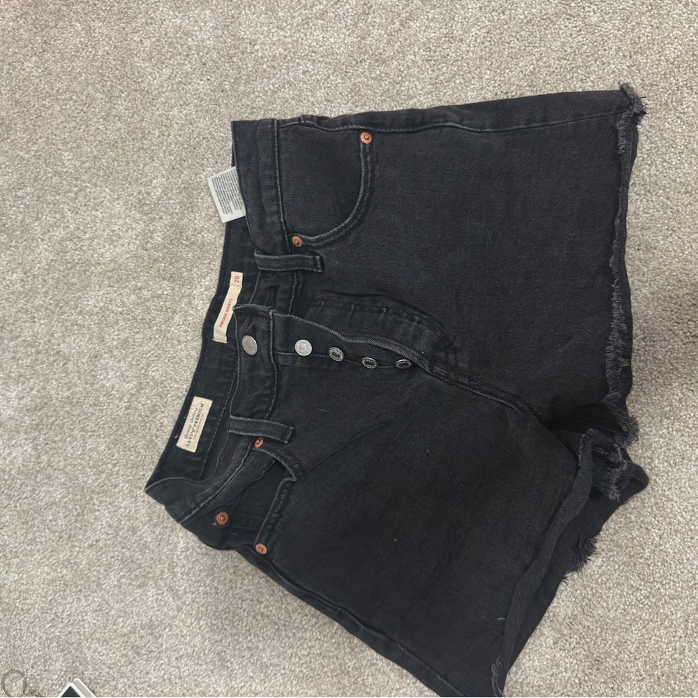 Levi’s Ribcage High Waisted Shorts
